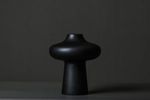 Florero Aria Alto Negro