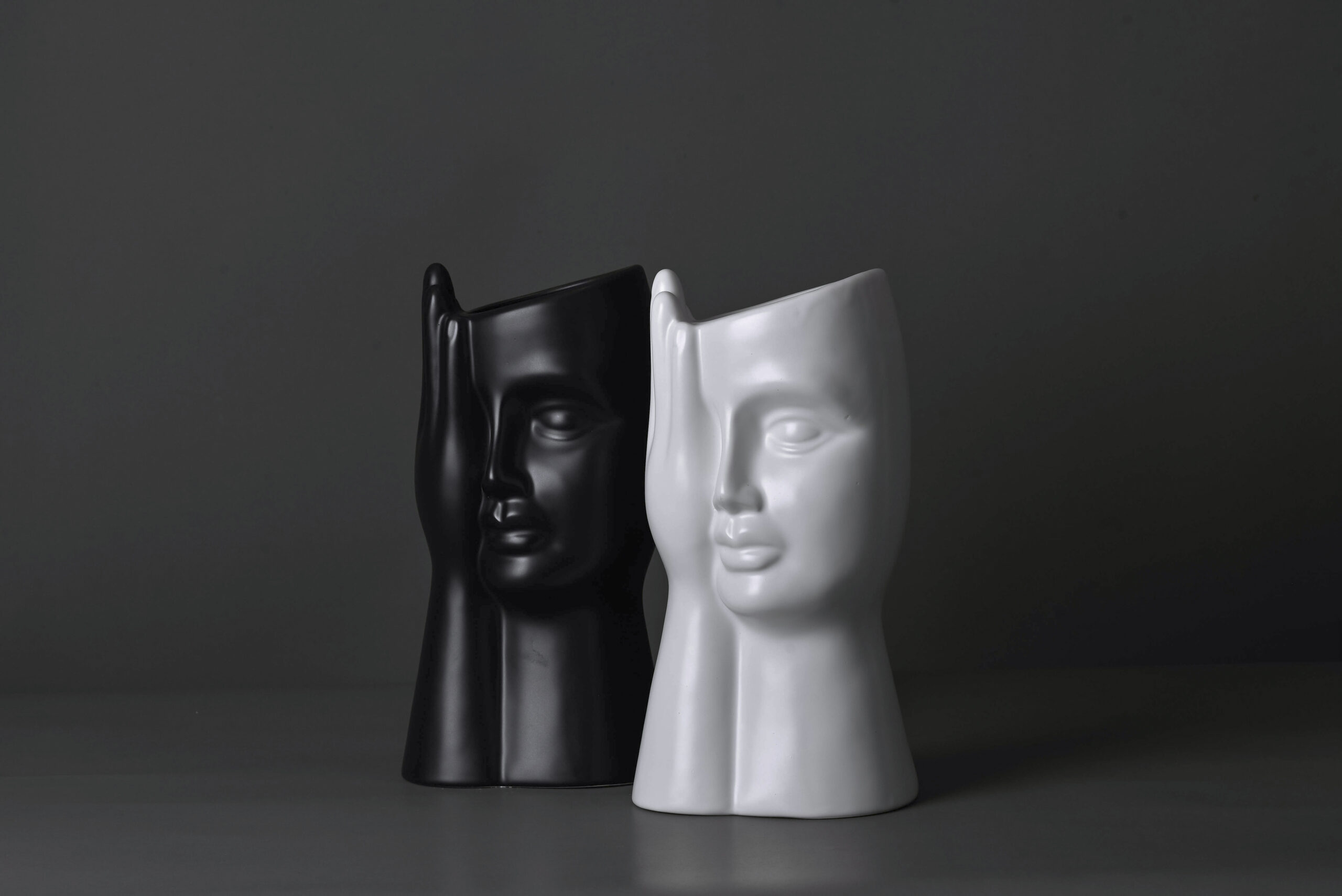 Florero Face Covered negro - Image 4