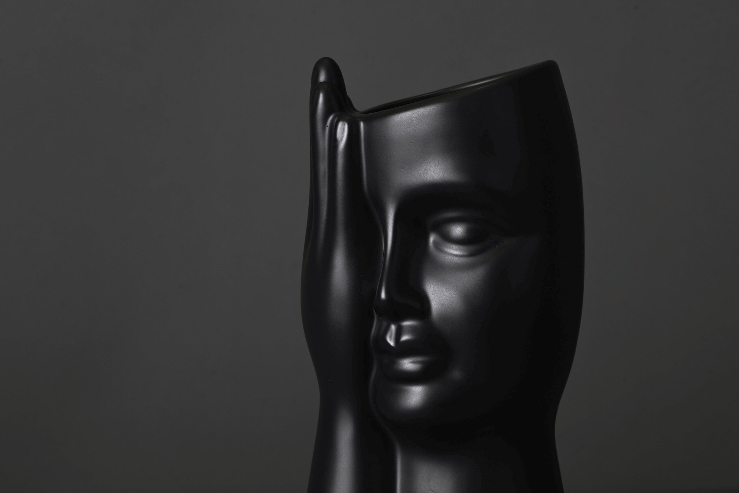 Florero Face Covered negro - Image 3